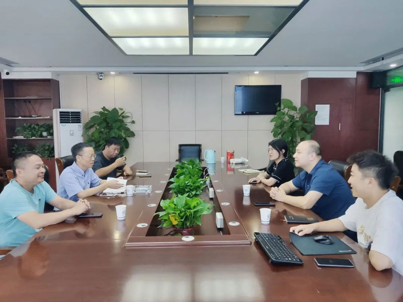 鄭州市科技局、發(fā)改委、生態(tài)環(huán)境局領(lǐng)導(dǎo)蒞臨鑫安利集團(tuán)調(diào)研